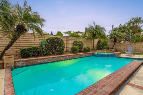 4786 Calle Estrada, La Verne, CA 91750-2074