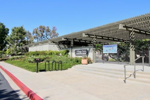 5 Cypress Tree Ln, Irvine CA  92612-2211 exterior