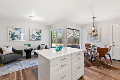 5204 Creekline Dr, Austin TX  78745-2227 exterior