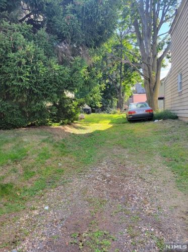 15 Orange Pl, Irvington, NJ 07111-2019