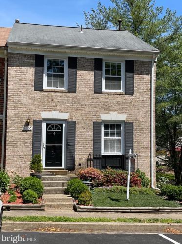 9270 Sprucewood Rd, Springfield VA  22015-3559 exterior