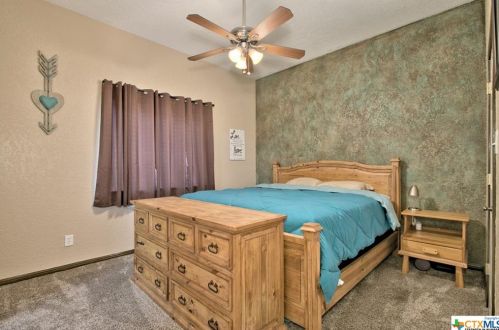 1891 Tanglewood Trl Ct, Spring Branch TX 78070-5237 exterior