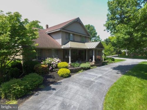 618 Heather Ln, Lancaster, PA 17603-2333