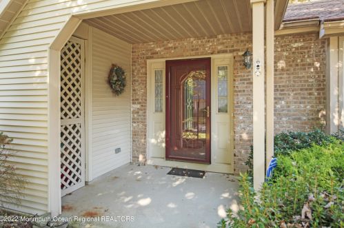 27 Morning Glory Ln, Lakehurst, NJ 08759-4305