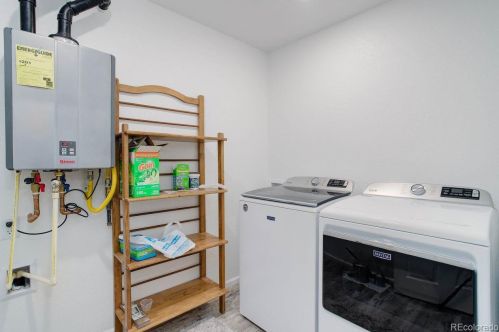 21051 60th Ave, Denver CO  80019 exterior