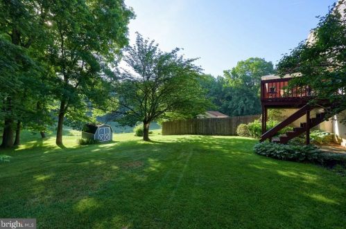 1026 Monticello Ln, Lancaster PA  17603-9409 exterior