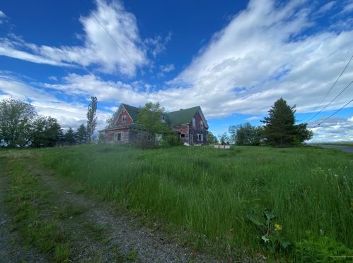 127 Bryant Pond Rd, Fort Fairfield, ME 04742-3401