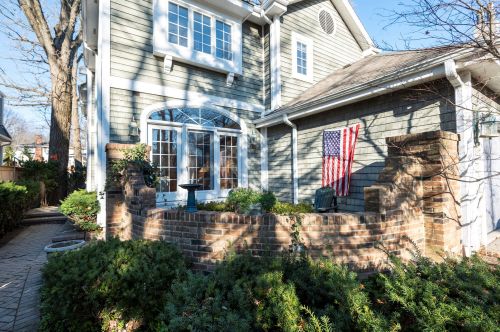 1275 Asbury Ave, Northfield, IL 60093-1458