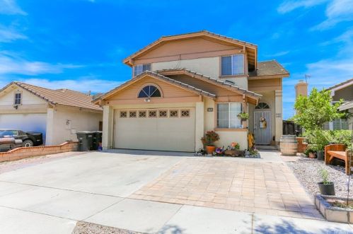 569 Granite View Dr, Perris, CA 92571-3385