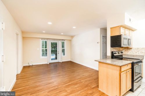 5902 Surrey Hill Pl, Springfield, VA 22152-1145