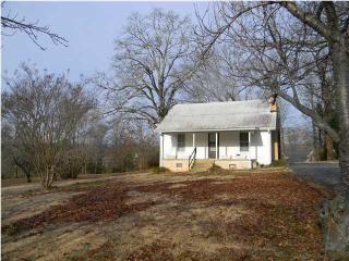 1604 Shadwick Cemetery Rd, Hixson, TN 37343-2424