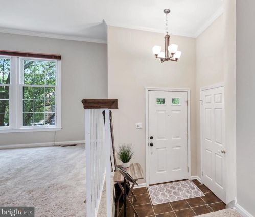 7218 Gentian Ct, Springfield VA  22152-3847 exterior