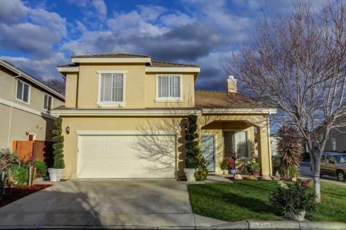 5653 Amberglen St, Pleasanton, CA 94568-7695