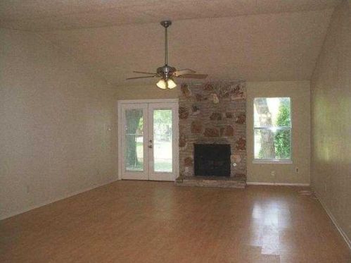11320 Bristle Oak Trl, Austin TX  78750-1427 exterior