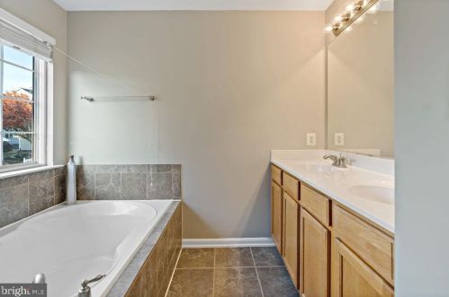 409 Prospect Hl Blvd, Charles Town WV 25414-5497 exterior