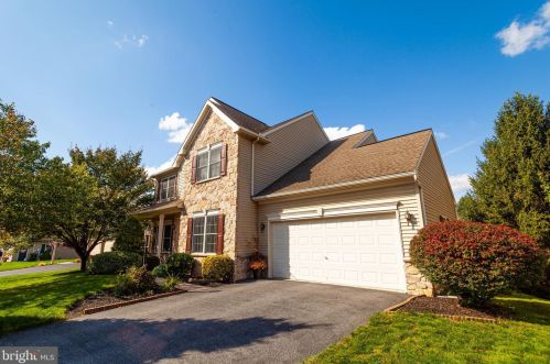 54 Valerie Ave, Ephrata, PA 17522-1372
