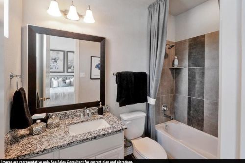 21526 Chenango Lake Dr, Angleton TX 77515-6660 exterior