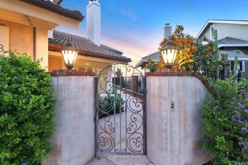 865 Swallow Way, Anaheim CA  92807-4430 exterior