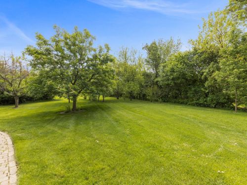 8815 Aintree Ln, Willowbrook IL  60527-8392 exterior