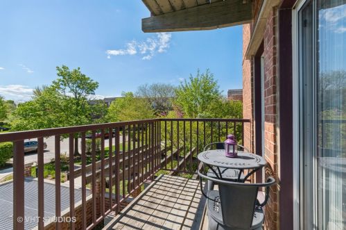 351 Kelburn Rd, Bannockburn IL  60015-4322 exterior