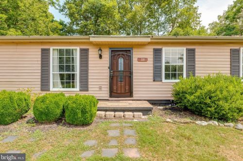 18 Goldenrod Dr, Charles Town, WV 25414-5873