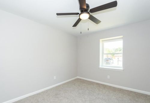 9813 Wren Ct, Conroe TX  77385-3729 exterior