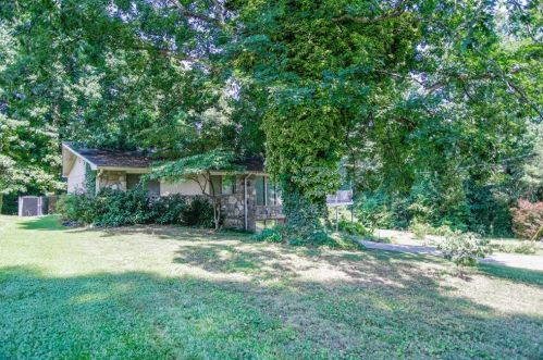 2600 Sandpiper Dr, Tucker, GA 30084-2911