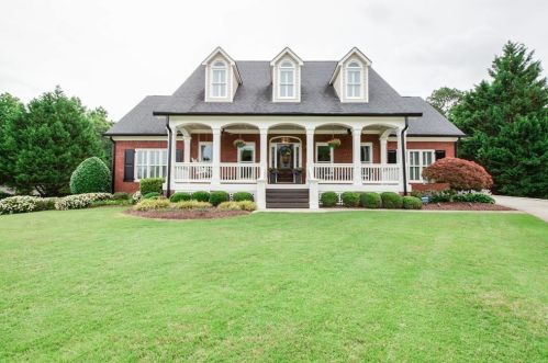 405 Grove Ridge Dr, Loganville, GA 30052-5613