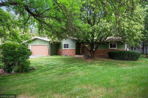 875 Colleen Ave, Saint Paul MN  55126-6401 exterior