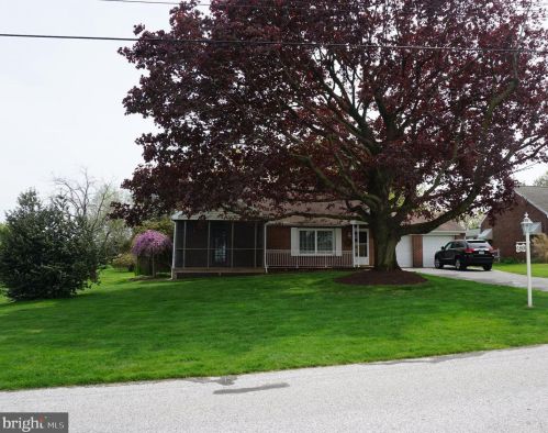 180 Woodthrush Ln, York, PA 17403-9514