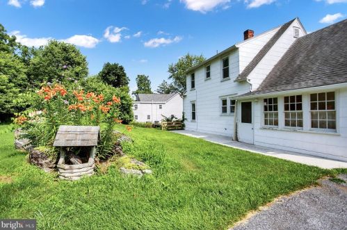 1550 Trindle Rd, Carlisle PA  17015-9759 exterior