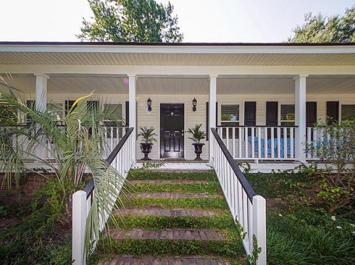 713 New Market Dr, Mount Pleasant, SC 29464-5128