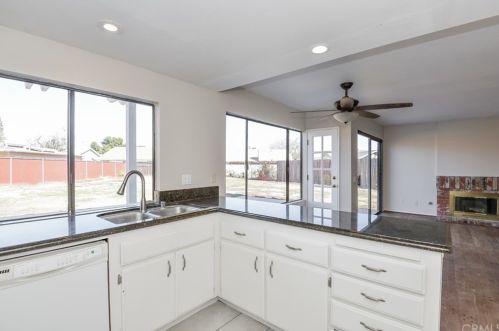 11211 Green Arbor Dr, Riverside CA  92505-2532 exterior