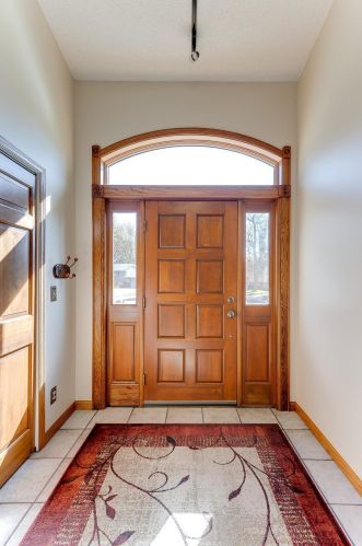 70 17th Ave, Saint Paul, MN 55112-3346