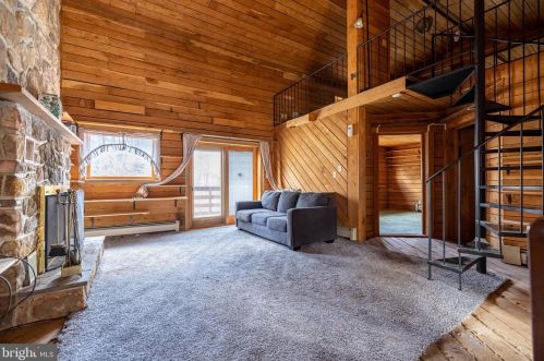 10749 Supinlick Ridge Rd, Edinburg, VA 22824-2413
