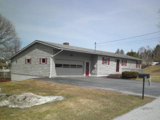 12 Philbrook St, Barre VT  05641-9736 exterior