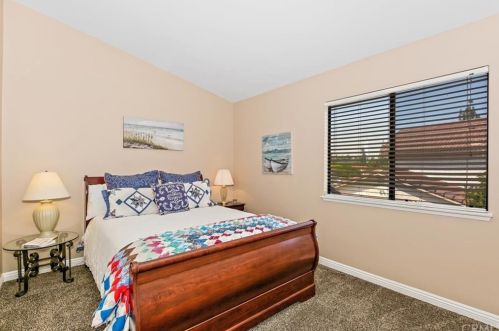 6880 Rycroft Dr, Riverside CA  92506-5317 exterior