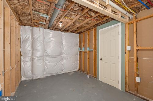 201 Pointfield Dr, Harpers Ferry WV 25425-5173 exterior