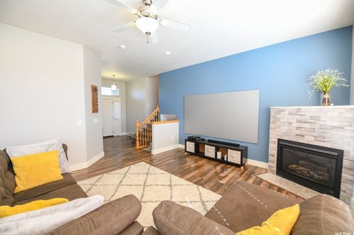 4971 4900, Hooper, UT 84315-9432