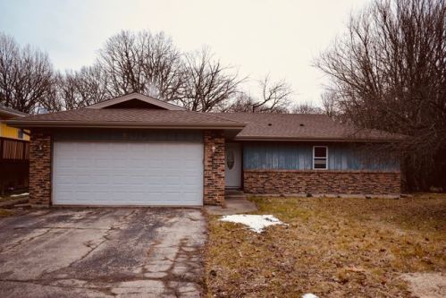 310 Brookshore Dr, Joliet, IL 60404-9665
