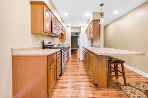 159 Louise Ct, Wood Dale, IL 60191-2063