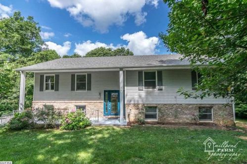 209 Raintree Rd, Verona, VA 24482-2843