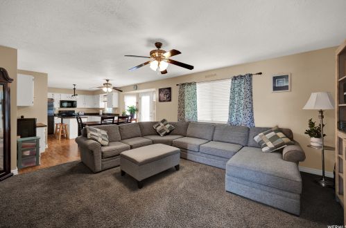 9242 Targhee Dr, Taylorsville UT 84088-6360 exterior