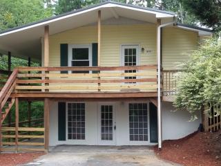 1055 Tramel Rd, Pigeon Forge, TN 37862-4630