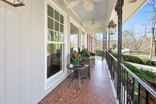 70 Landsdowne Dr, Atlanta, GA 30328-2040