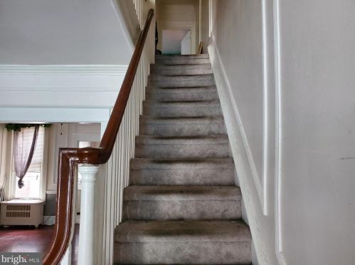 5647 10th St, Philadelphia PA 19141-3601 exterior