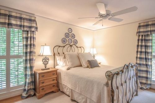 100 Finchley Ct, Atlanta GA  30328-2034 exterior