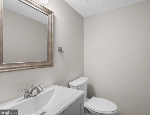 1365 Elm Grv Cir, Silver Spring MD 20905-6060 exterior