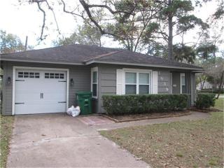 1639 Candlelight Ln, Houston TX  77018-1822 exterior