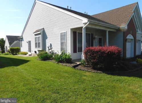 203 Meadowlark Dr, Trenton NJ  08690-3569 exterior